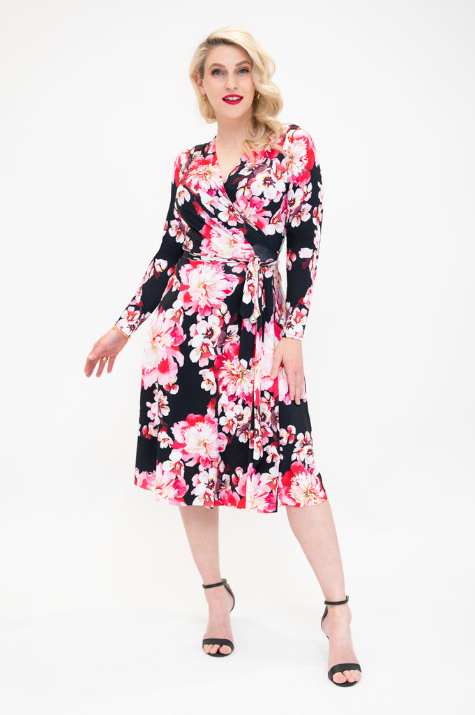 wrap dress in knee length   with Winer   sleeve 